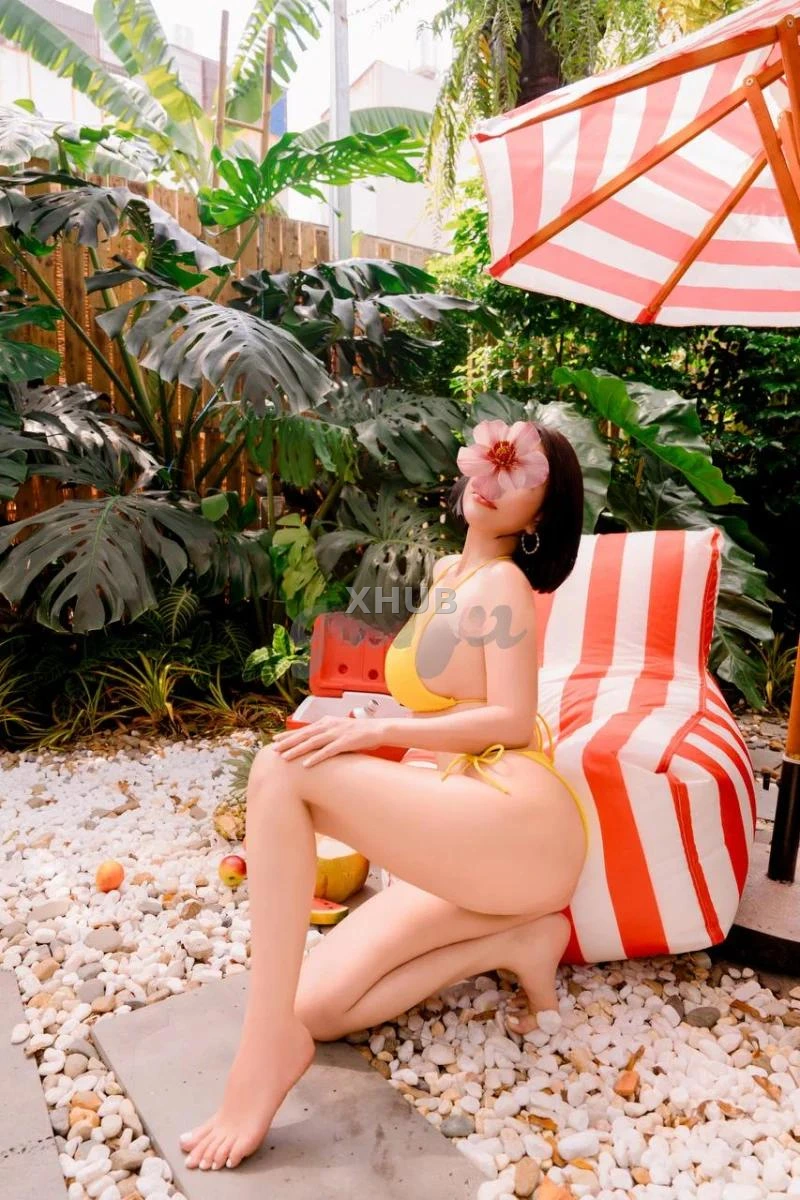 Cẩm Như - Mùa Hè Rực Lửa Với Cô Nàng Nóng Bỏng