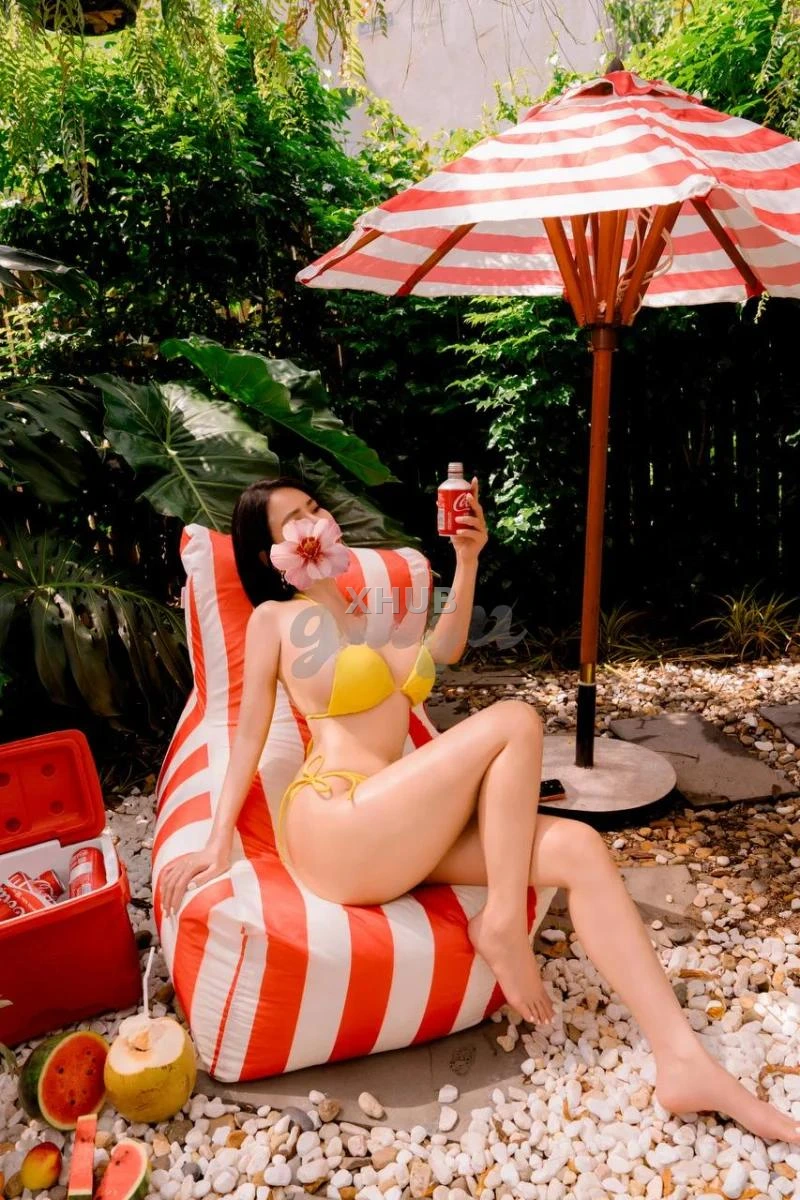 Cẩm Như - Mùa Hè Rực Lửa Với Cô Nàng Nóng Bỏng