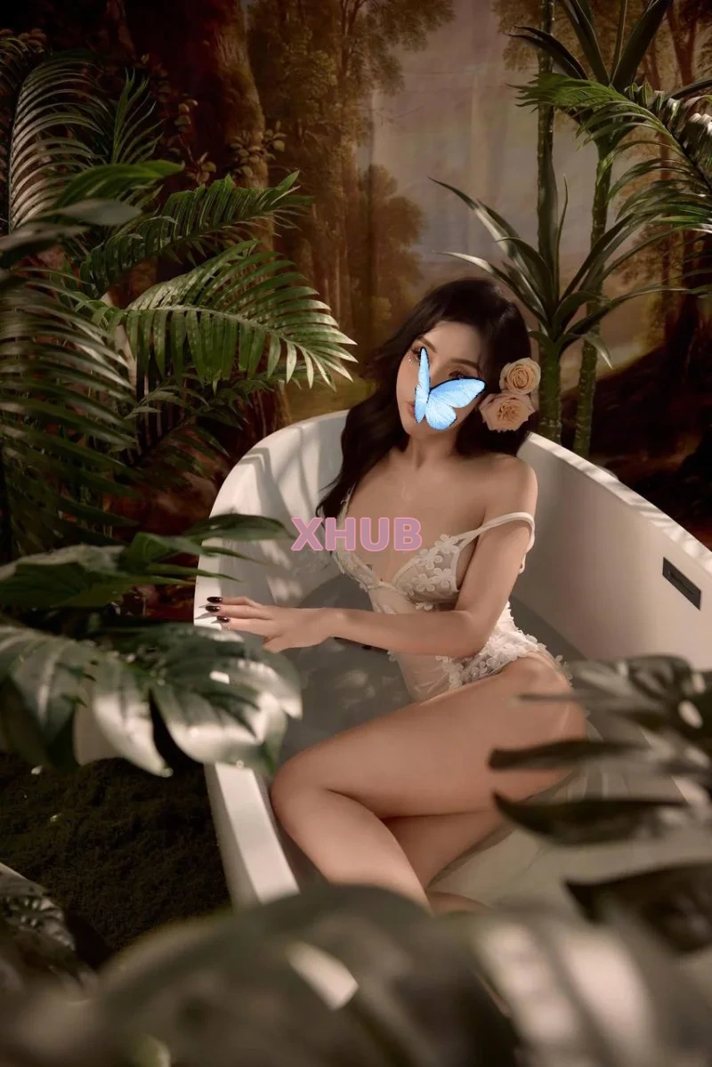 Hot ⭐ Emy Xinh Đẹp Phong Cách Phục Vụ Chuẩn Tình Nhân