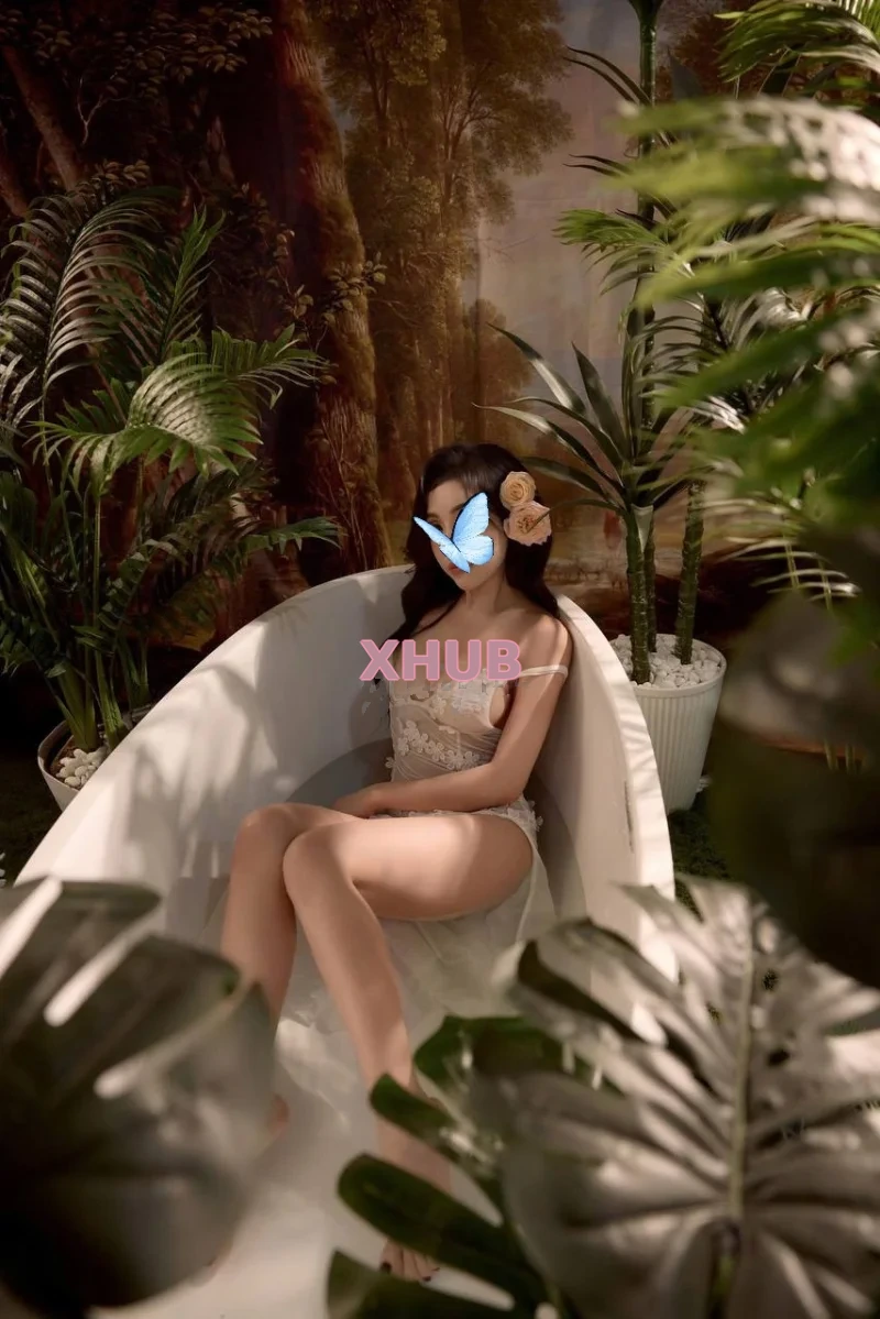 Hot ⭐ Emy Xinh Đẹp Phong Cách Phục Vụ Chuẩn Tình Nhân