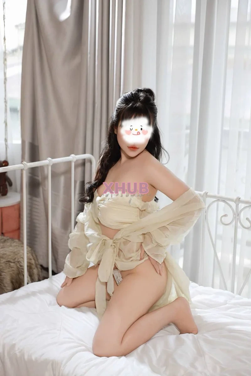 Ảnh bìa Phương Linh