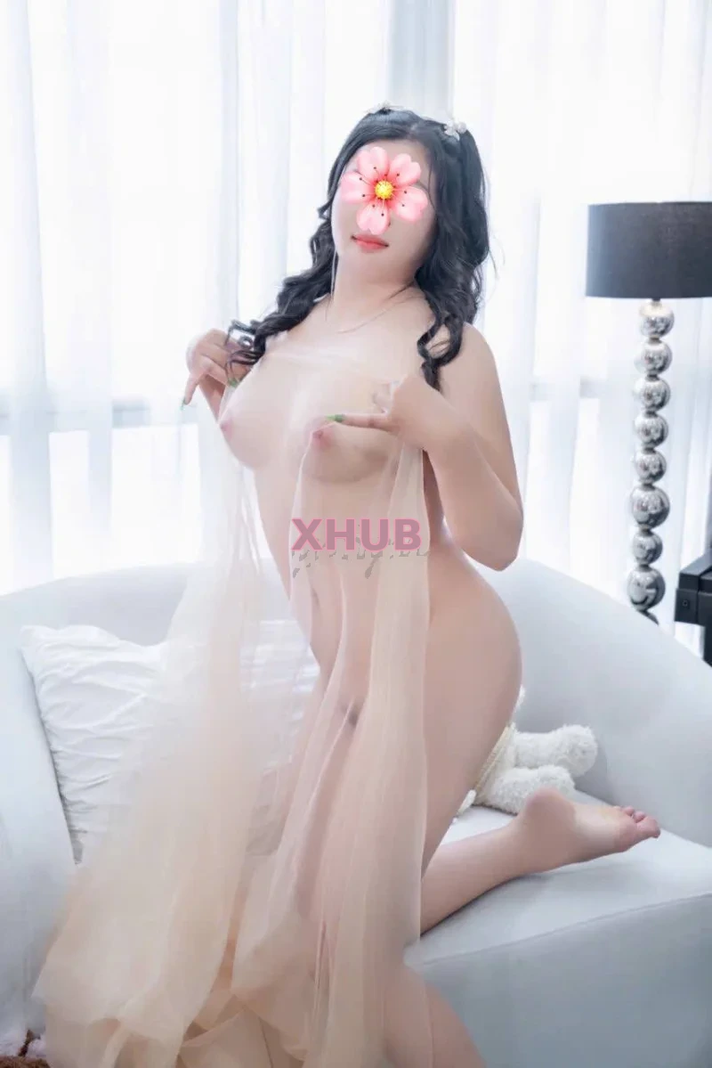 LAN NHI XINH XẮN GÁI MIỀN TÂY BÚ CU DÂM CHIỀU KHÁCH LẦN ĐẦU ĐI LÀM
