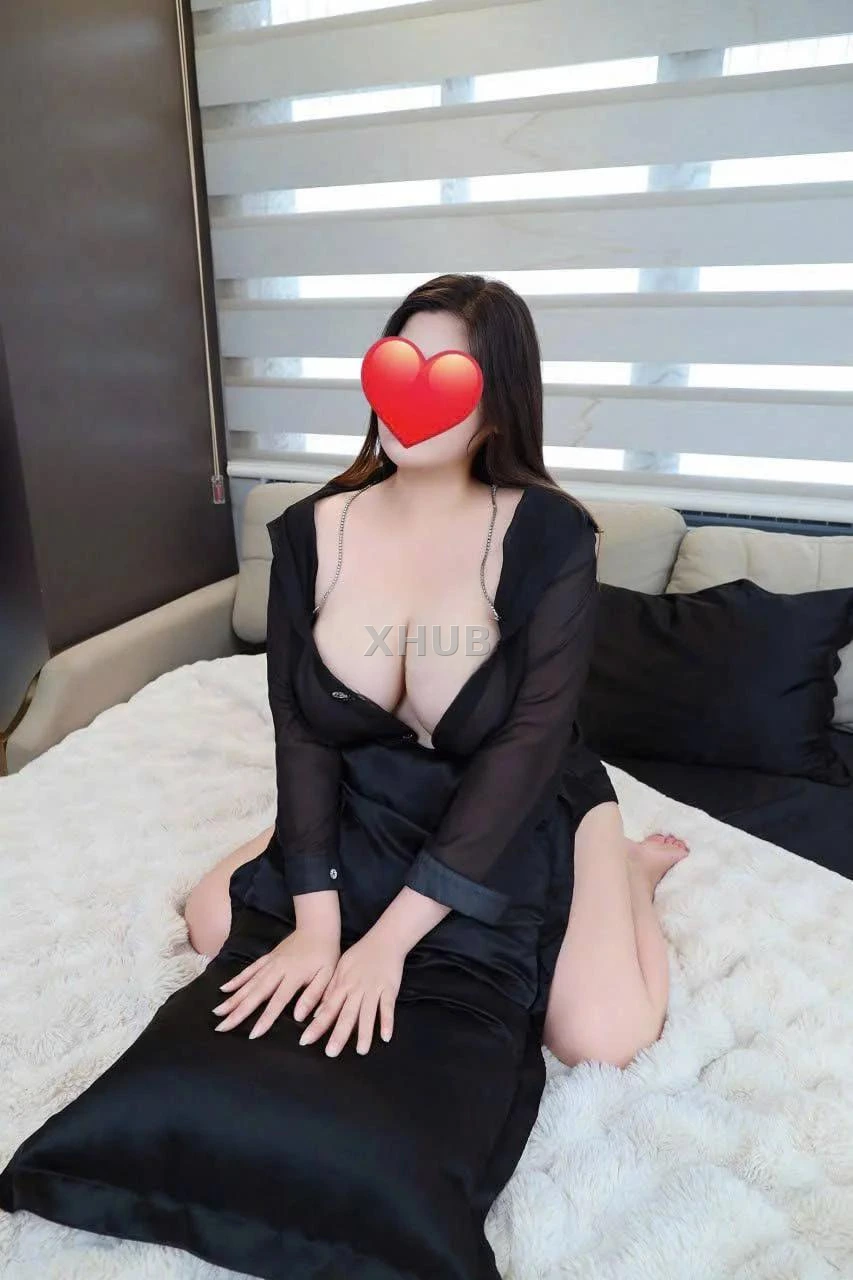 NGỌC NHI XINH ĐẸP VÚ BỰ BÚ LIẾM CU VÉT MÁNG MÔNG TO GOGGY DÂM BAO PHÊ