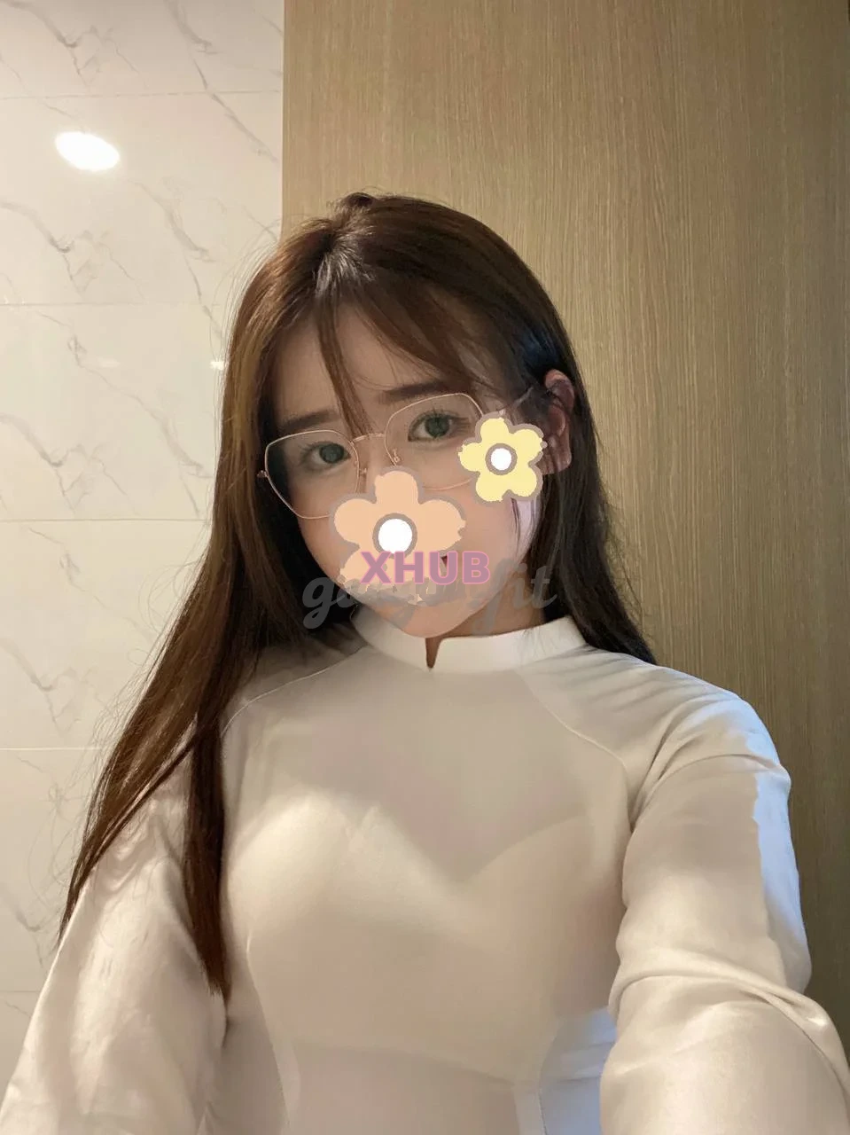 Ảnh bìa Khánh Huyền